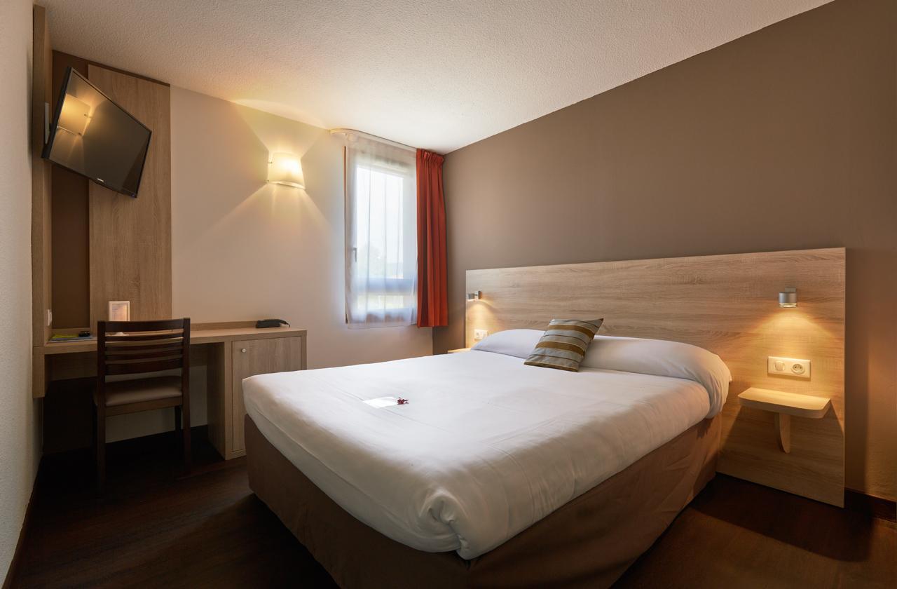 Logis Des Trois Massifs Hotel Claix  Екстериор снимка