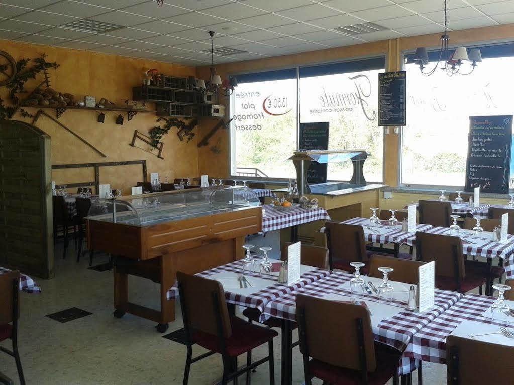 Logis Des Trois Massifs Hotel Claix  Екстериор снимка