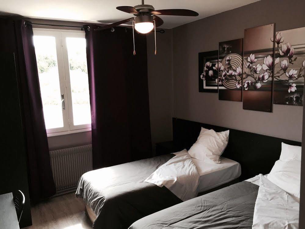 Logis Des Trois Massifs Hotel Claix  Екстериор снимка